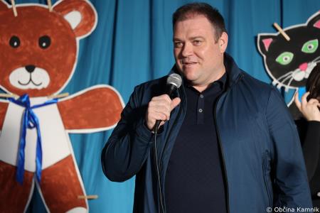 Otroci Osnovne šole Marije Vere so pozdravili pomlad in se spomnili knjižnih junakov (17)